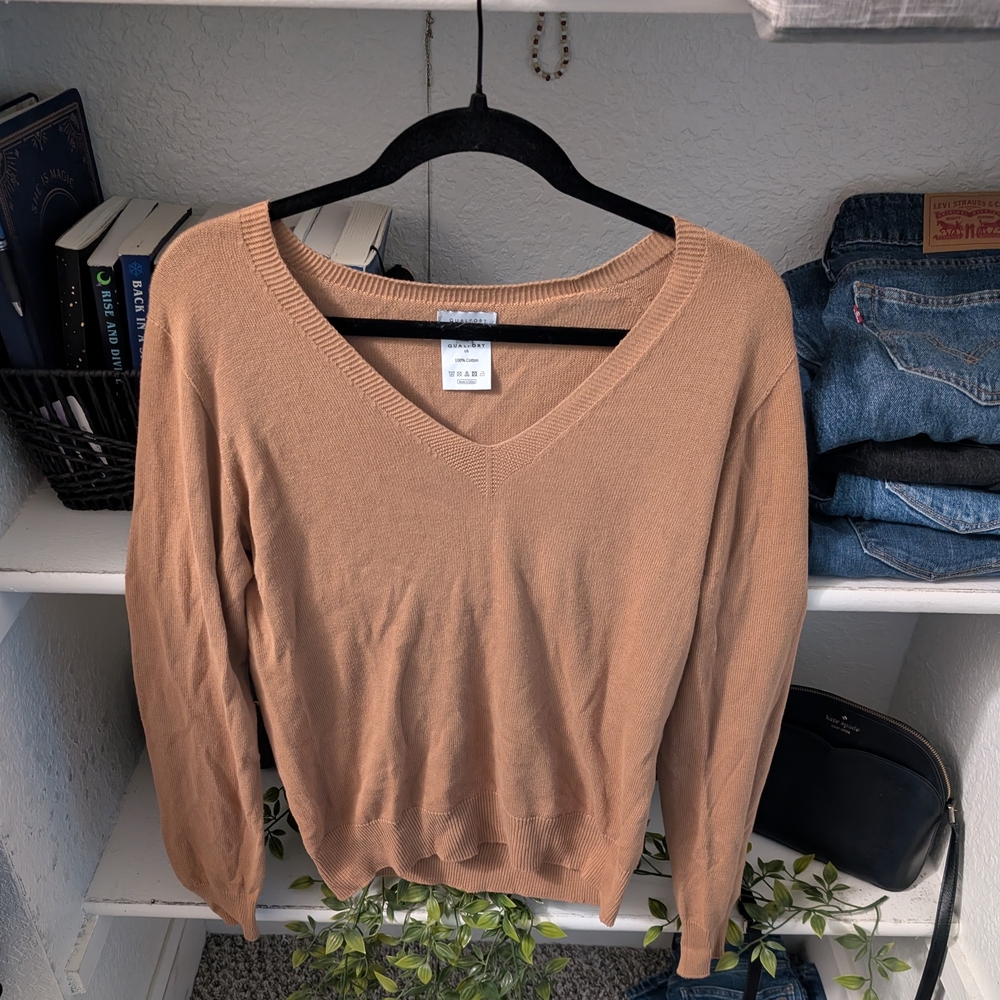 Women's V-Neck Sweater - Tan